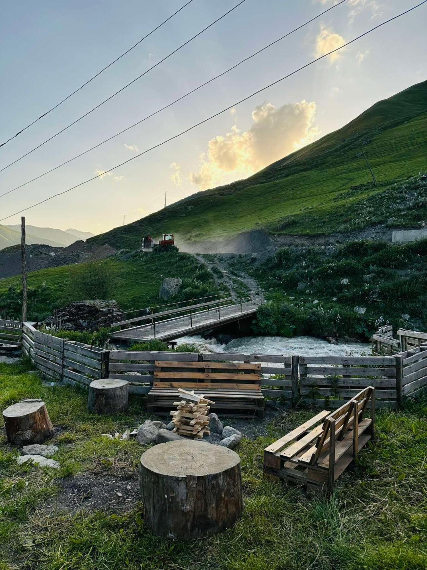 Guesthouse Divo Hut Ushguli Dış mekan fotoğraf